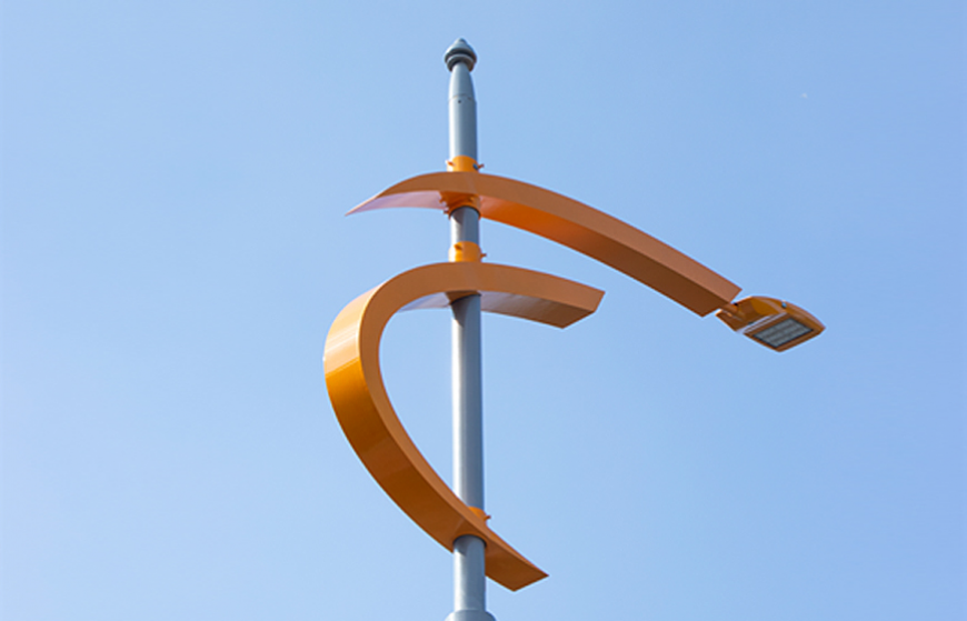 Thin film solar street light